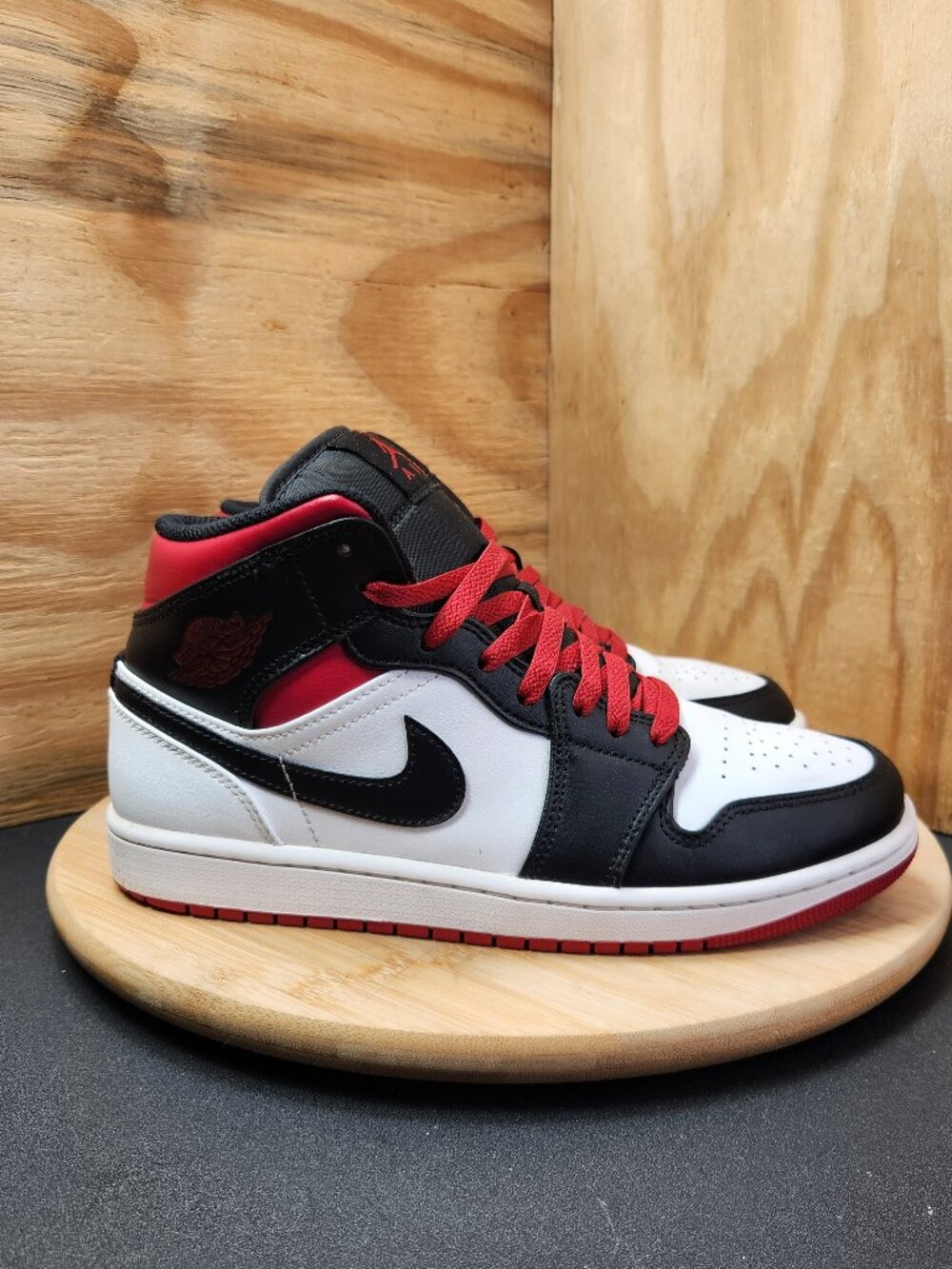 Nike Air Jordan 1 Mid Mens Sneakers Size 8